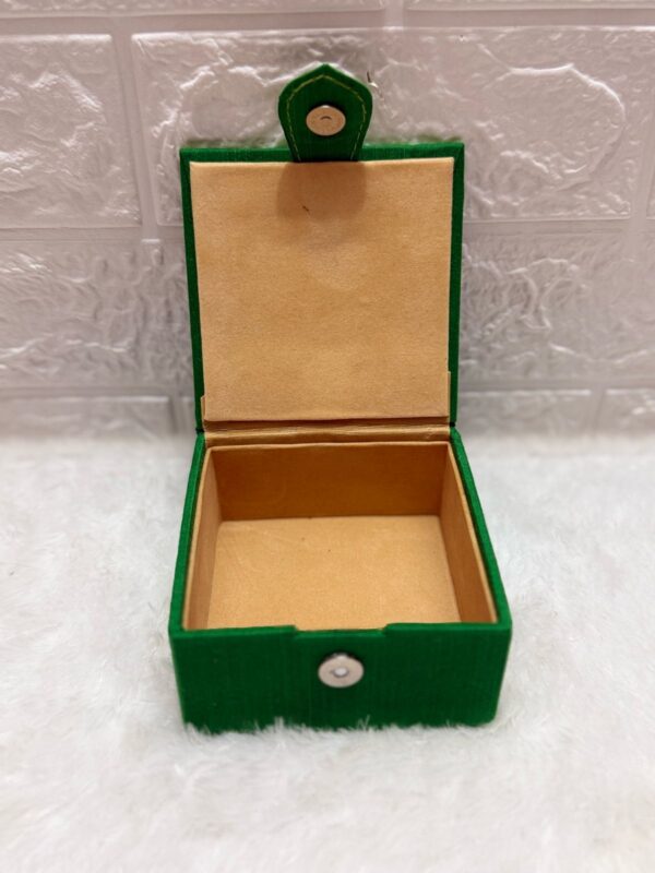 Silk boxes
