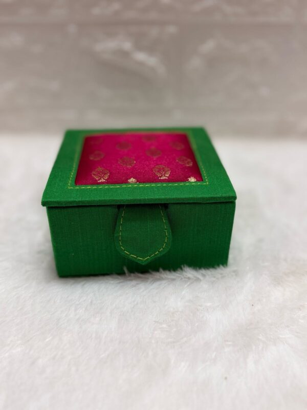 Silk boxes