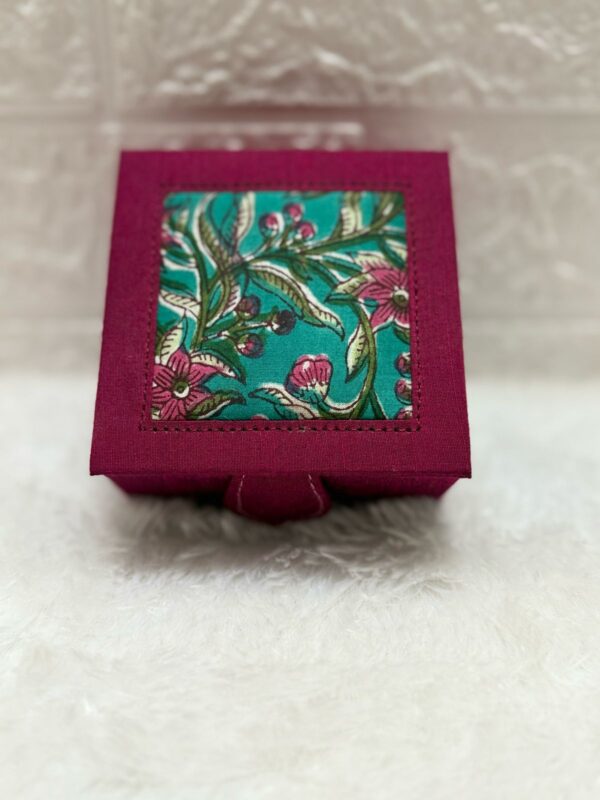Silk boxes